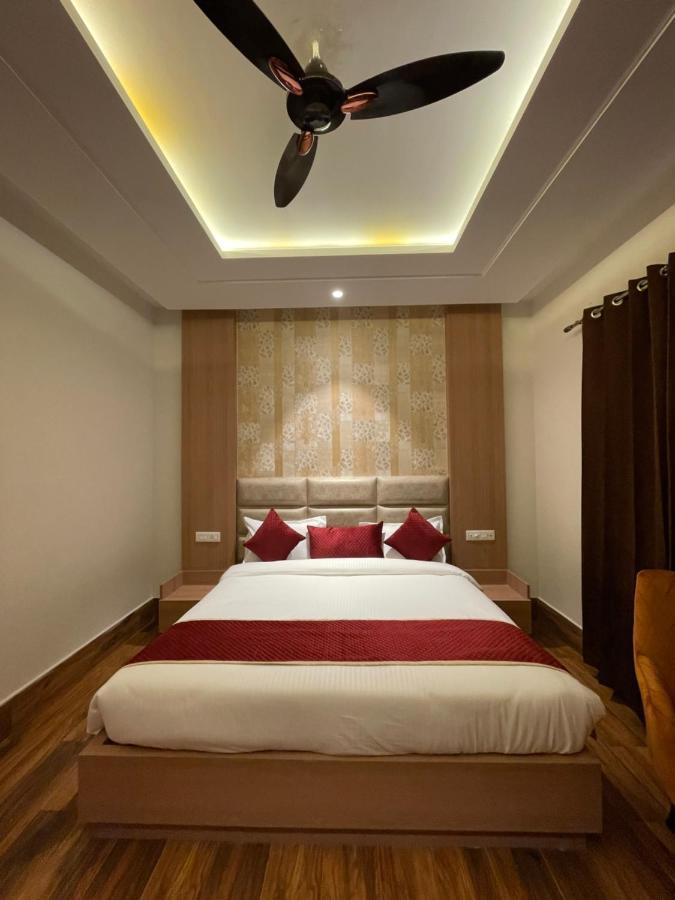 Hotel Crown Savoy, Near Railway Station & Guru Nanak Dev University Amritsar Exterior foto